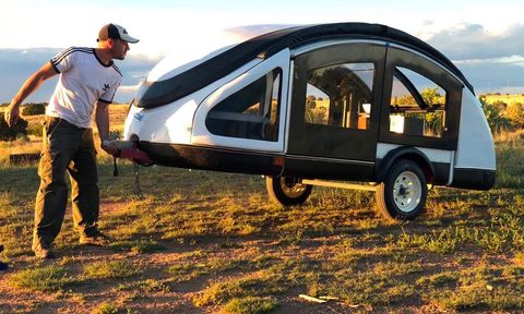 the secret to this featherweight 298 pound teardrop trailer is chicken feathers earth traveler trailers 3