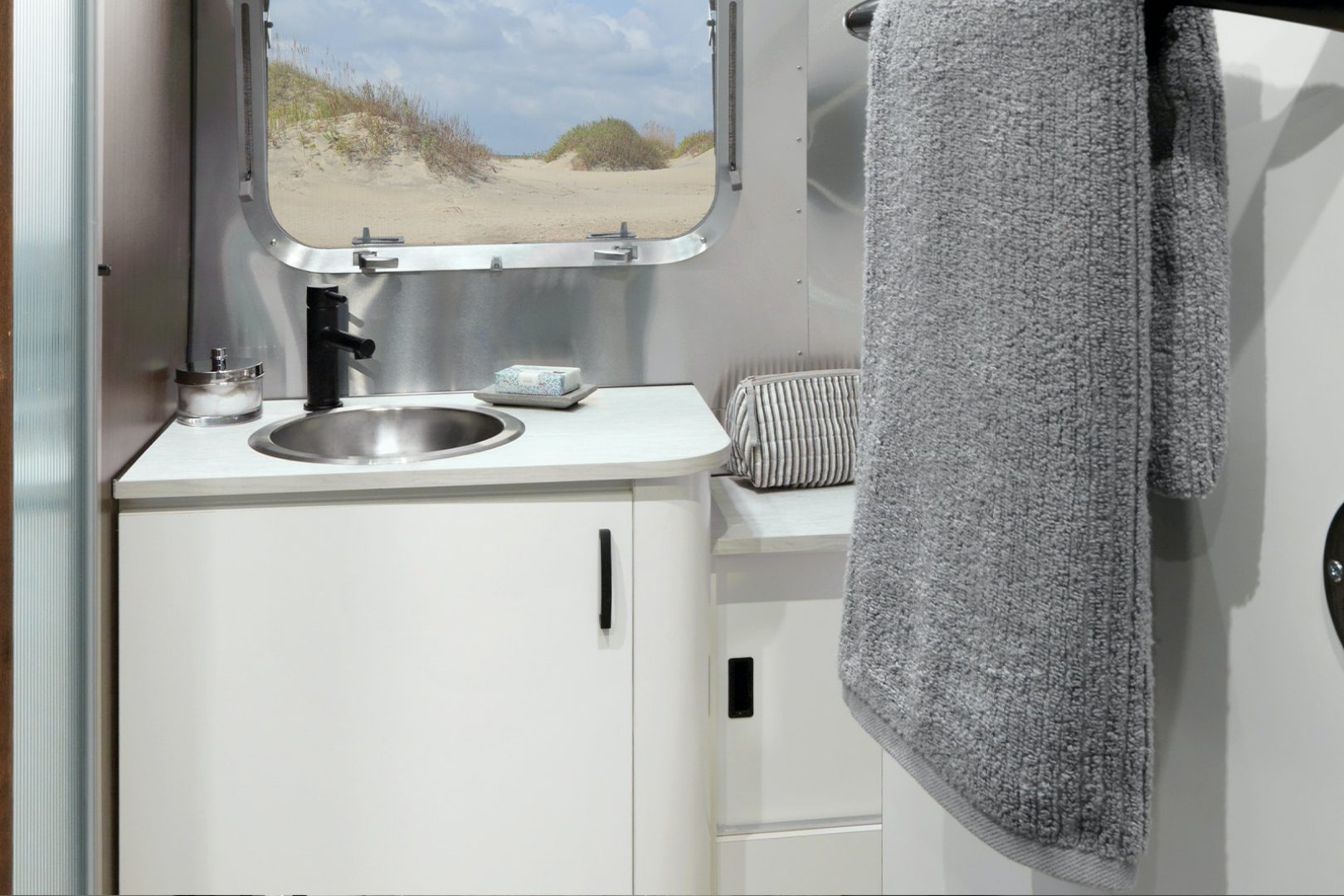 Airstream Caravel