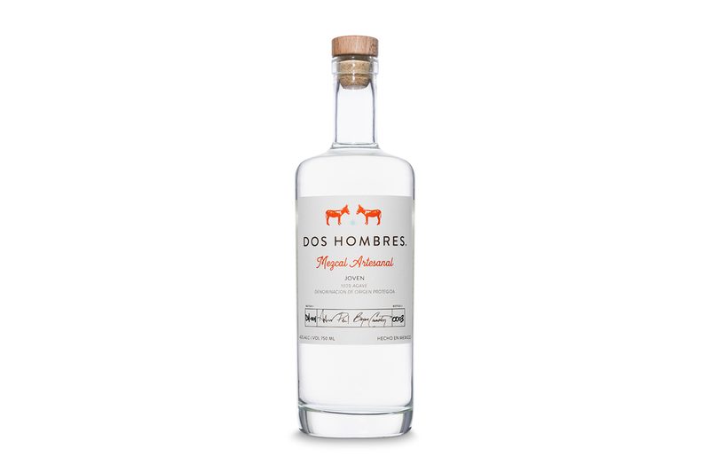 dos hombres mezcal bottle