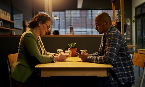 no phones dining date
