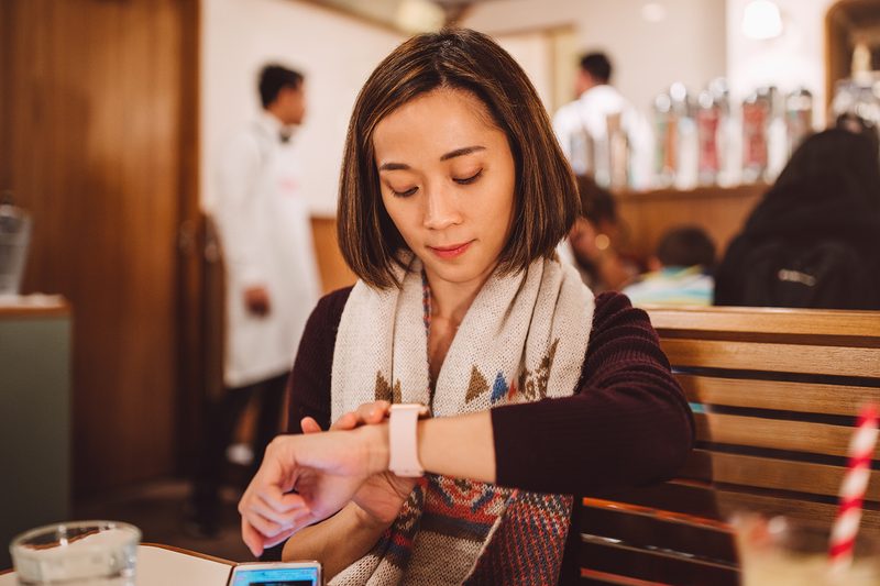 no phones dining smartwatch