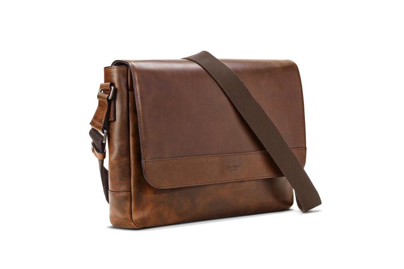 Shinola Slim Messenger Bag in Navigator Leather