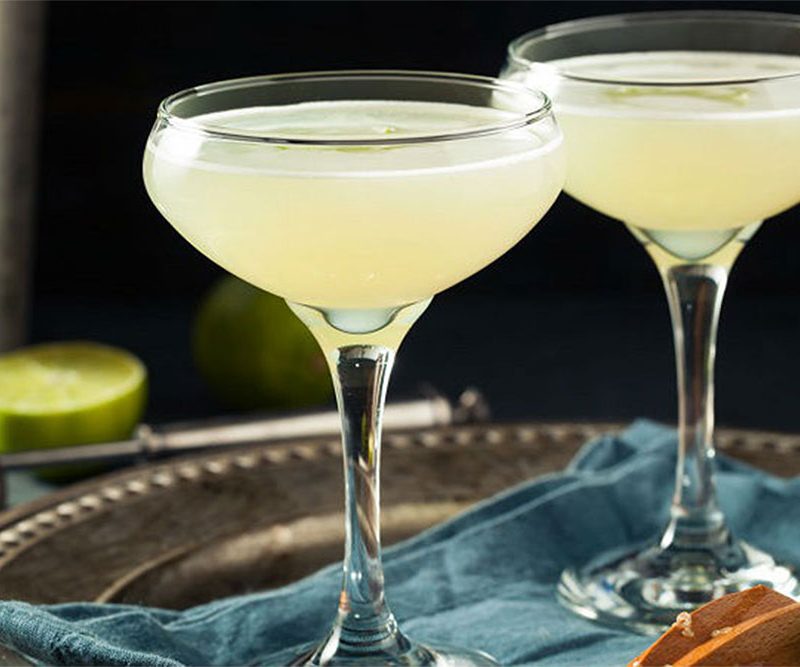 Gim gimlet in coupe glasses