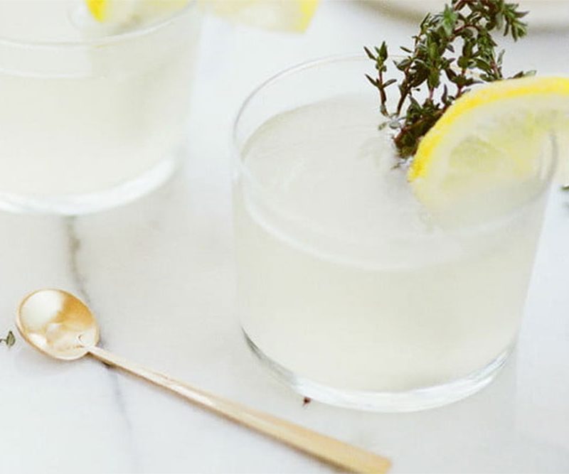Soda water with a lemon