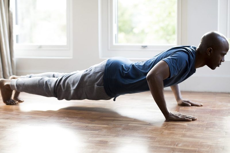 Calisthenics pushup to shoulder tap
