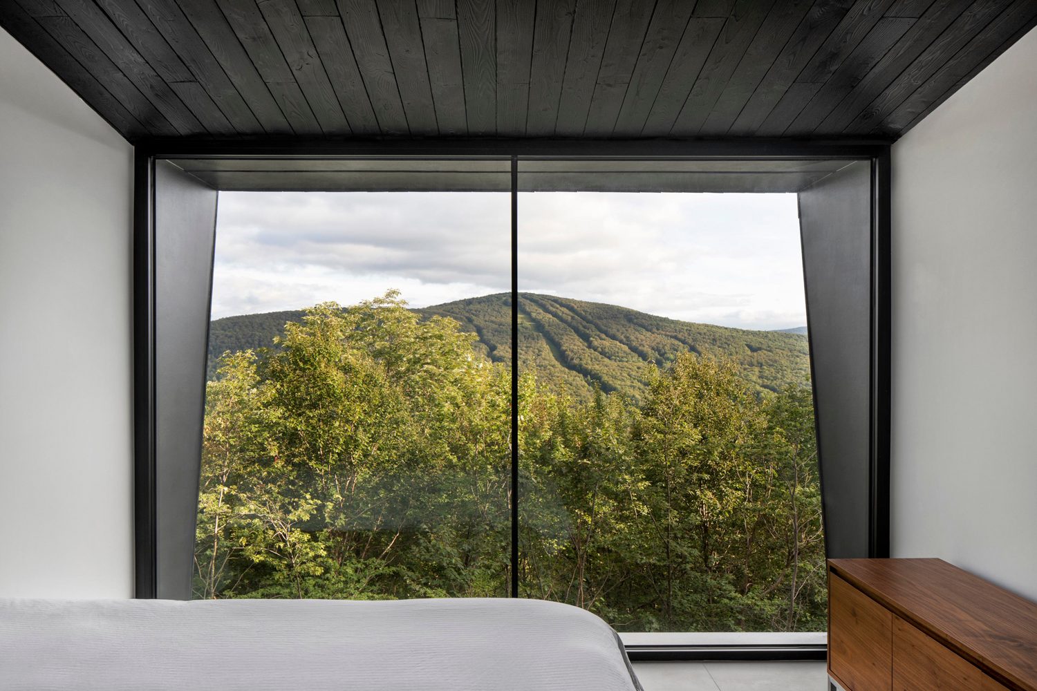la binocle cabin nature humaine crowhill 98