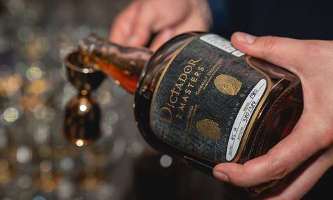 Dictador Rum Pour