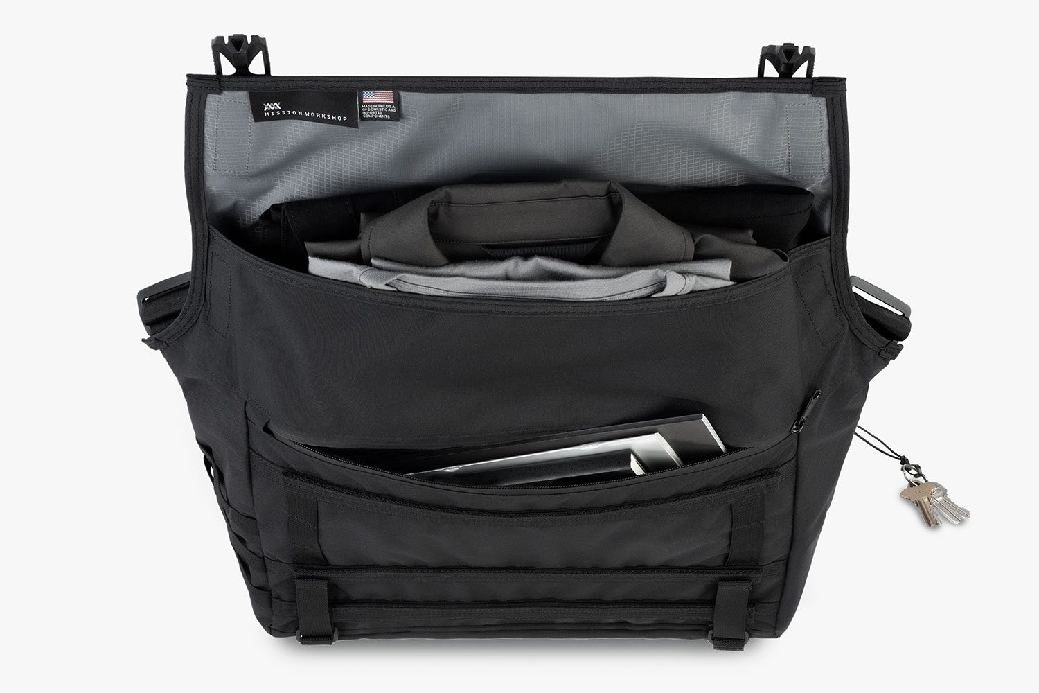 The Mission Workshop Khyte Sets a New Standard for Messenger Bags