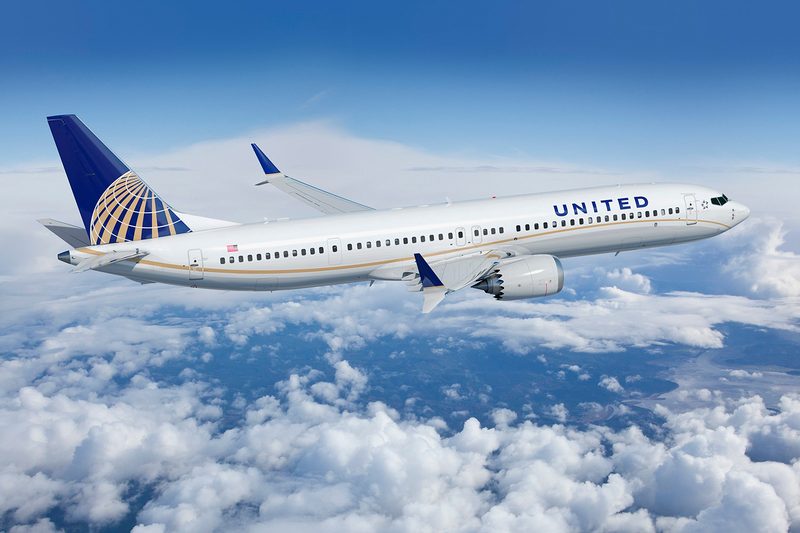 united airlines boeing airplane