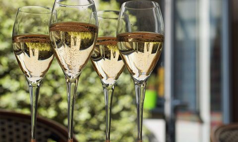 british sparking wine sparkling