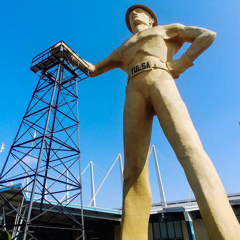 golden driller statue