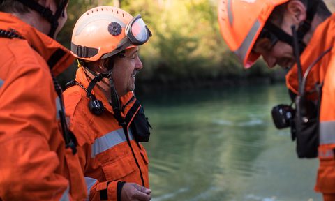 search and rescue guide rescuers getty images 1053914002