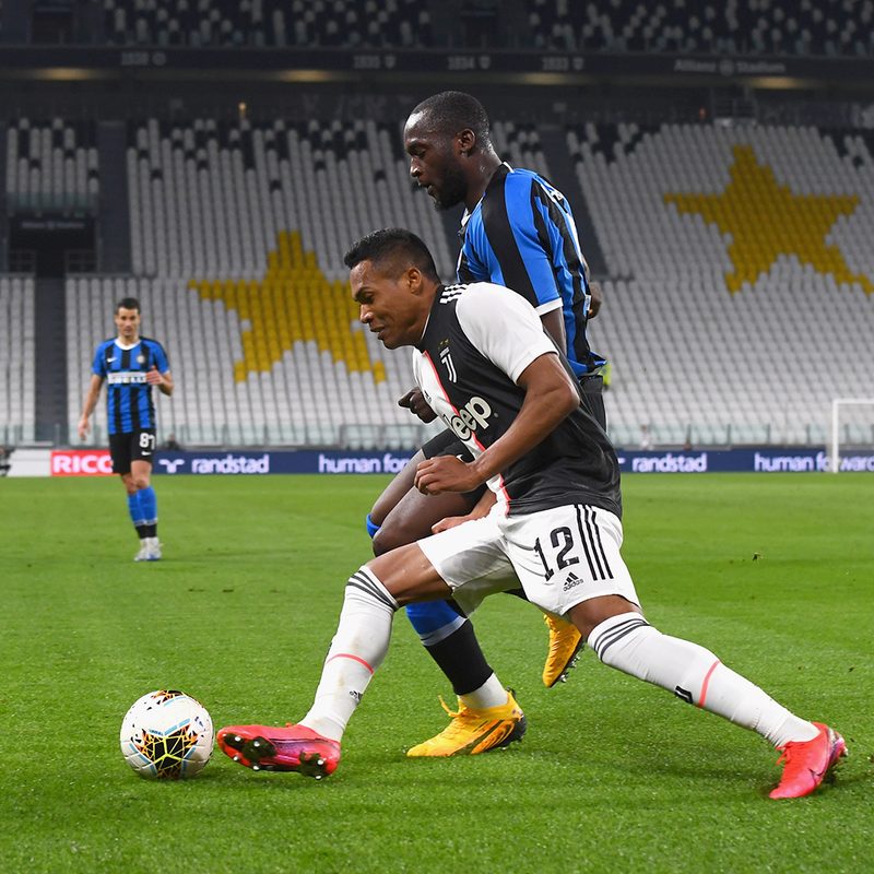 Allianz Stadium Serie A Juventus Inter Milan Soccer Stadium MRomelu Menama Lukaku Bolingoli Alex Sandro
