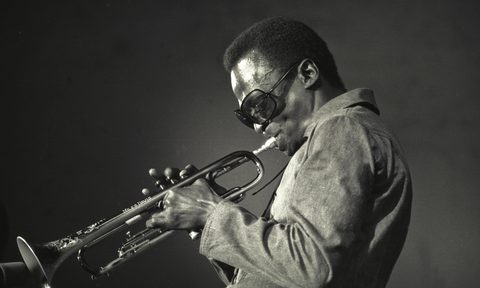 miles davis playing music