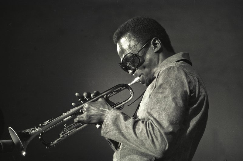 miles davis playing music