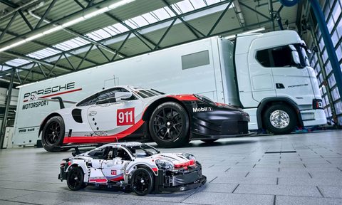 Porsche 911 RSR