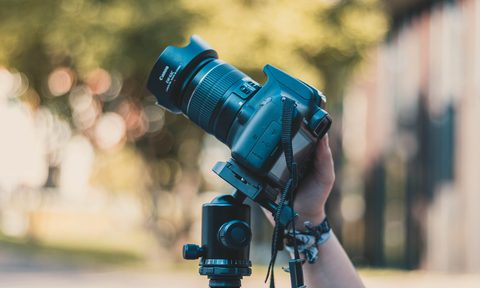 outdoor photography guide tips camera on tripod unsplash