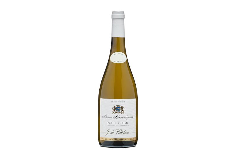 A bottle of J. de Villebois Pouilly-Fumé Marnes Kimméridgiennes in a white backdrop.