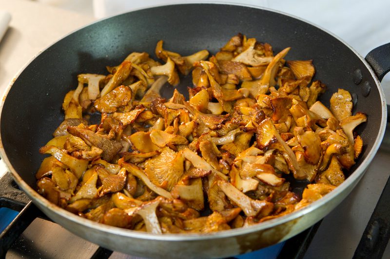 sautéed chanterelle mushrooms