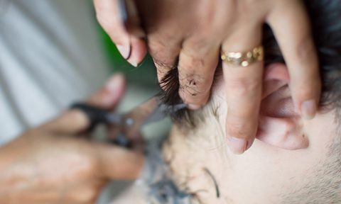haircut home scissors