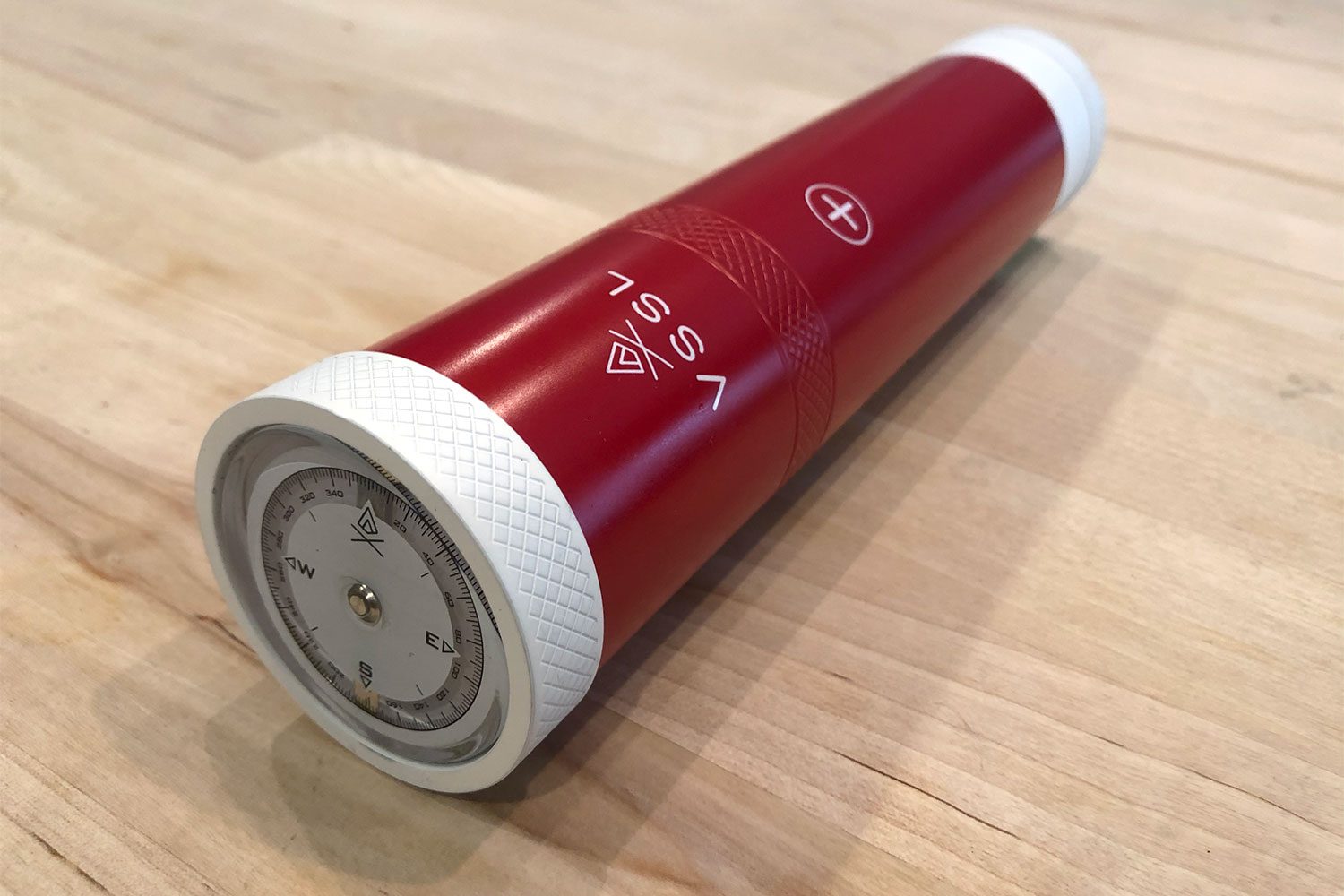 トライアルセット・サンプル Yeltsin The VSSL First Aid Kit Packs Dozens of Survival Into a 9-Inch Tube