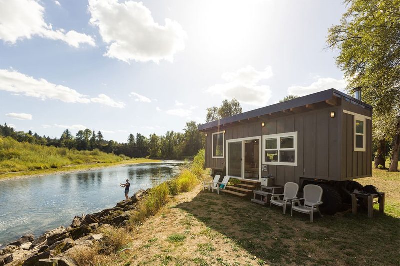 Tiny River House on Clackamas River