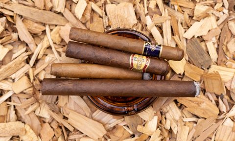 how to smoke a cigar