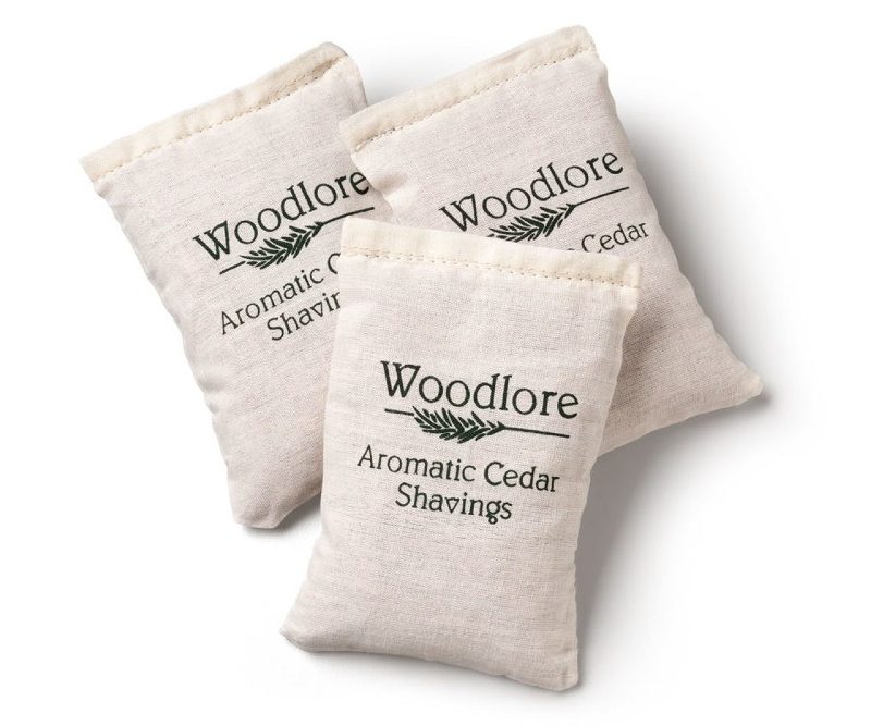 Woodlore EcoFresh Premium Aromatic Cedar Sachets on a white background.