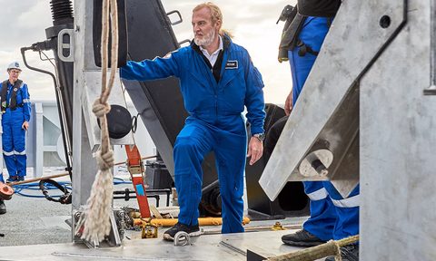 victor vescovo feature tonga trench vv preparing to dive