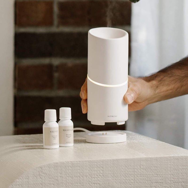 Vitruvi diffuser in white.
