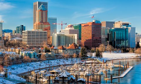 city of portland oregon skyline.