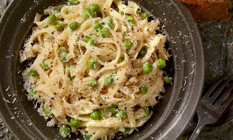 Creamy fettucini with eas and Parmesan