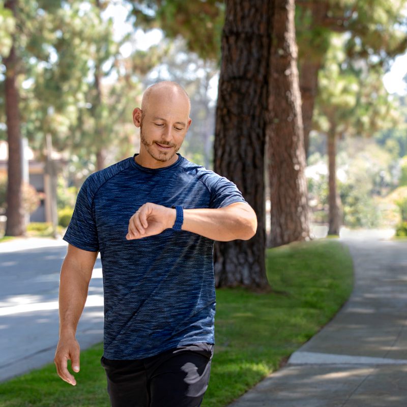 Harley Pasternak wearing Fitbit Versa 2.