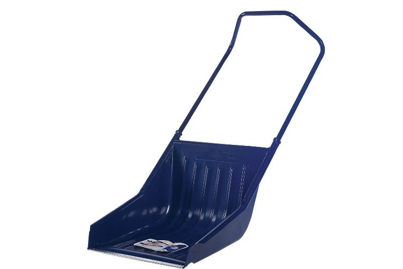 A blue Garant Sleigh Shovel.