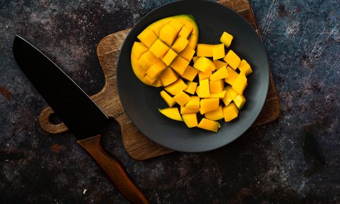 how to cut a mango
