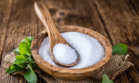 Powered stevia in a bowl