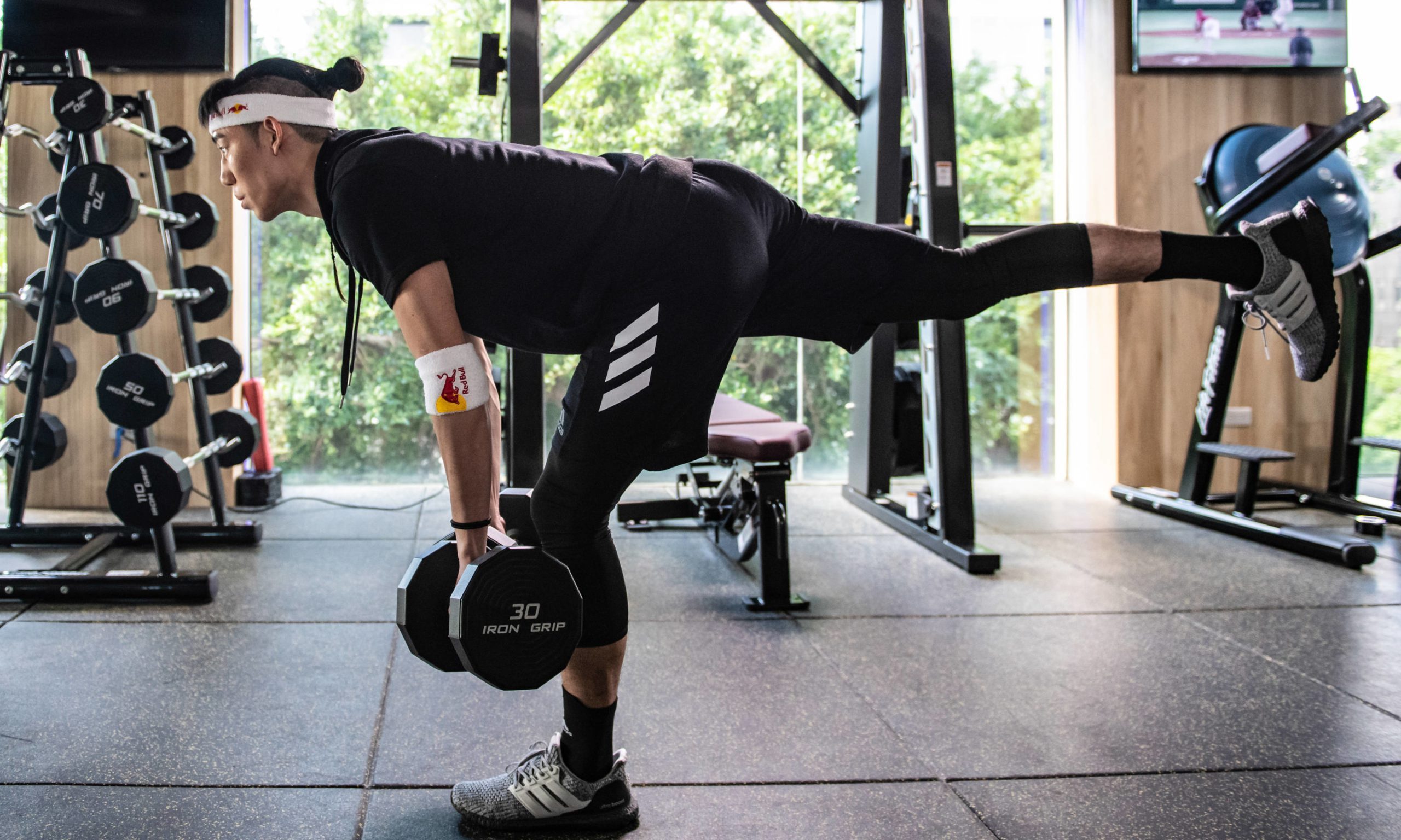 Dumbbell single leg, straight leg Romanian deadlift