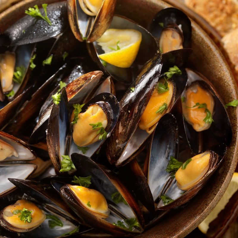 Steamed mussels with fresh parsley