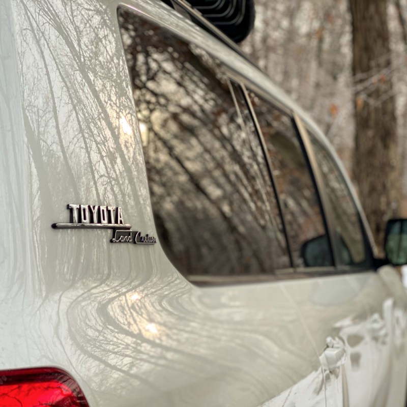 2020 Toyota Land Cruiser Heritage Edition