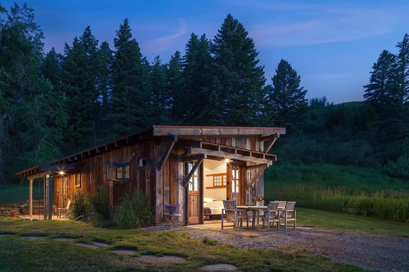 The Bozeman Carriage House at dusk.