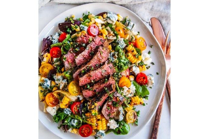 Balsamic steak salad