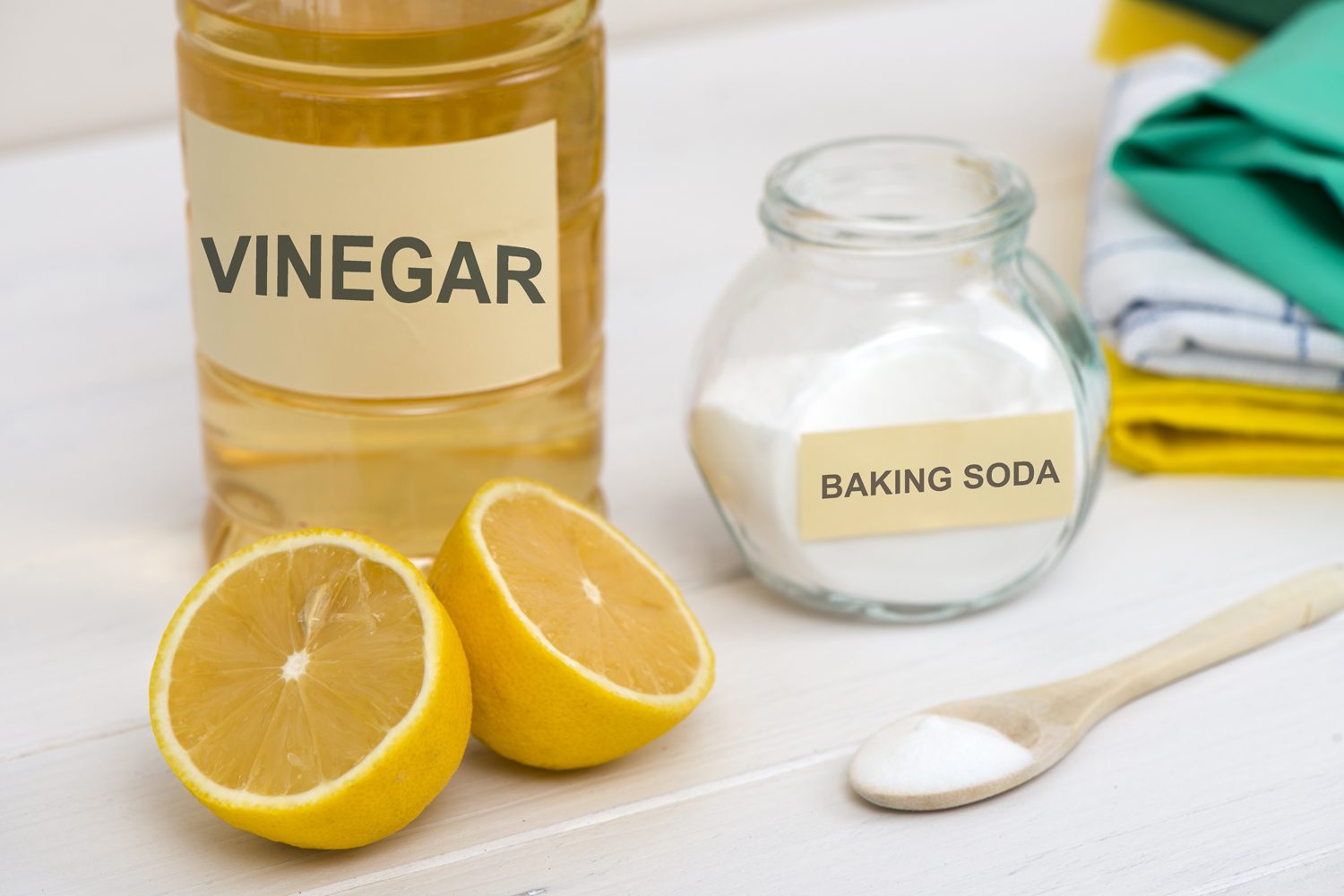 Vinegar and baking soda for cleaning