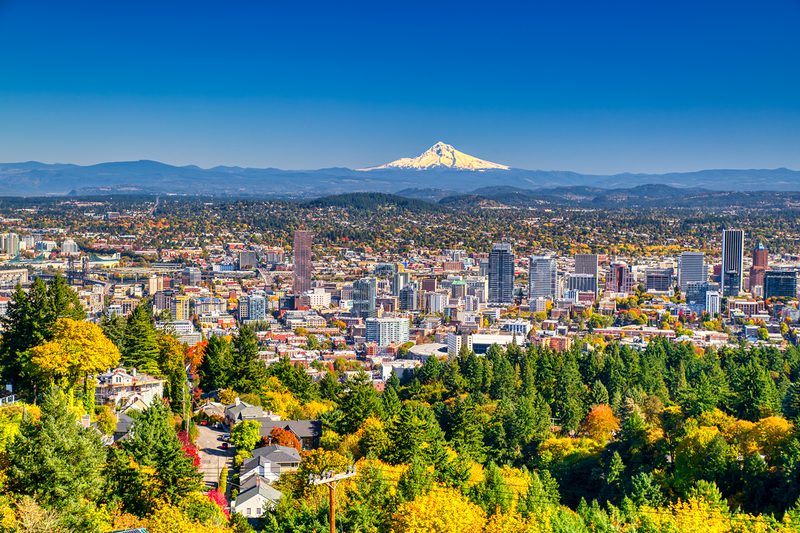 View of the mountains and skyline of Portland, Oregon.
