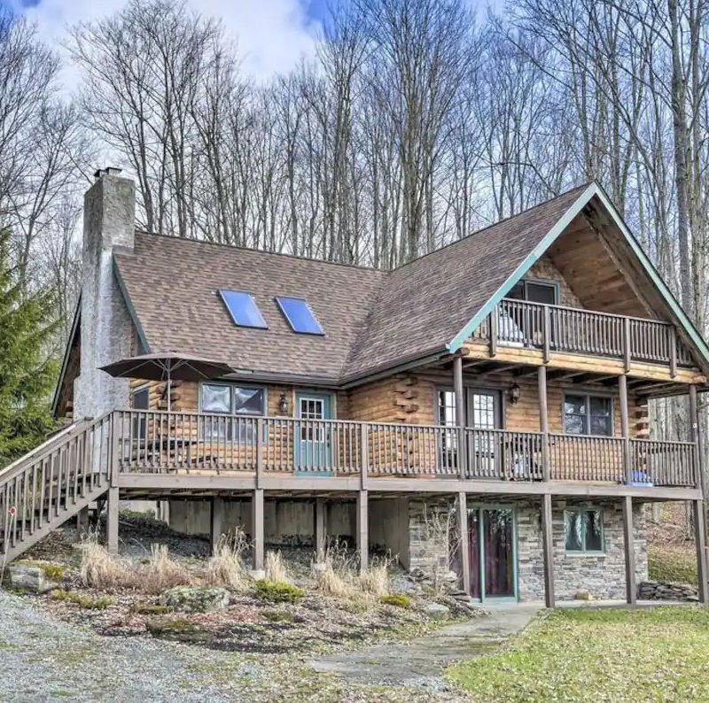 Secluded Luxury Log Cabin in Pleasant Mount, Pennsylvania