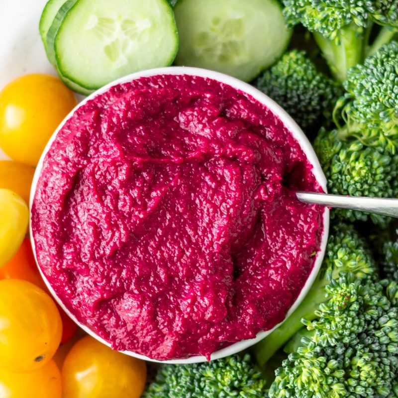 Beet hummus with veggies