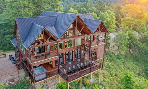 Best Luxurious Log Cabin Vacation Rentals