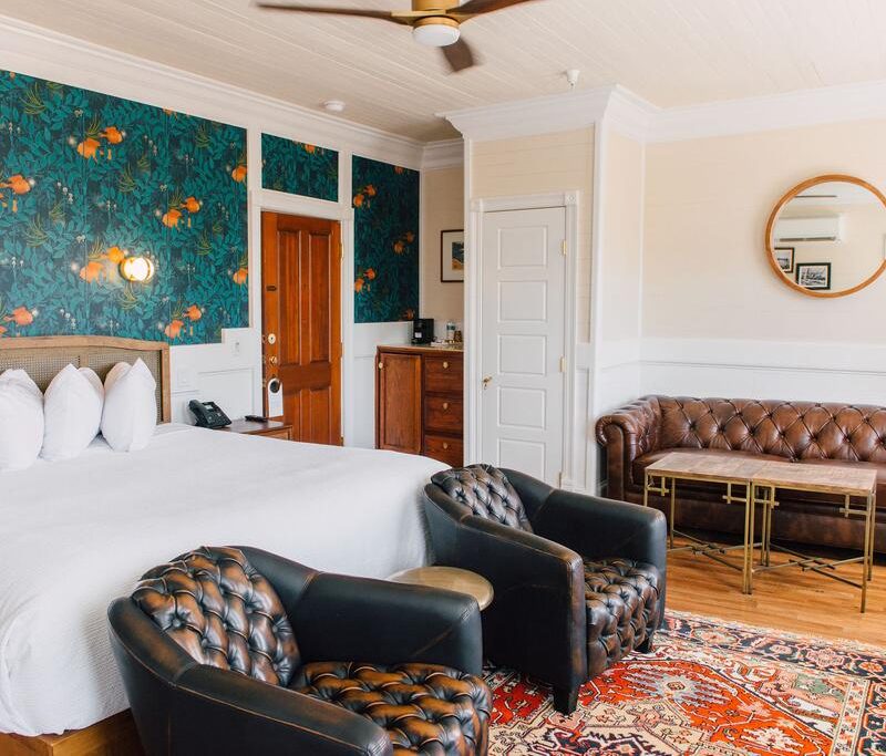 Gibson Inn suite
