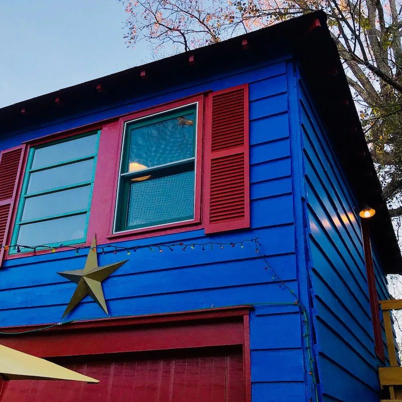 La Pequena Casa Azul exterior design
