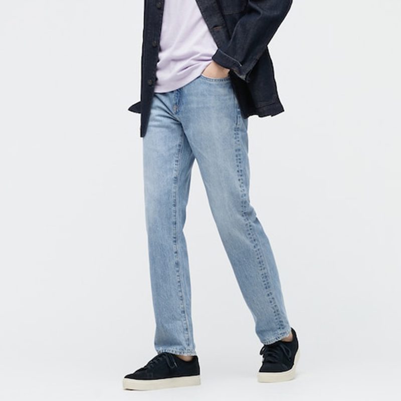 Uniqlo Regular-Fit Straight Jeans with white shirt, a black jacket, and black sneakers.