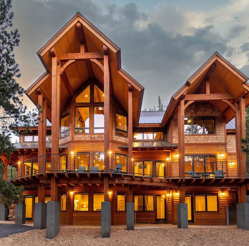 Entrance of The Lodge at Tumalo Lake in Bend, Oregon.